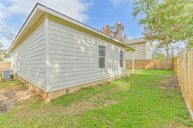 16913 W Juneau, Montgomery, TX 77316