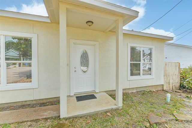 16913 W Juneau, Montgomery, TX 77316