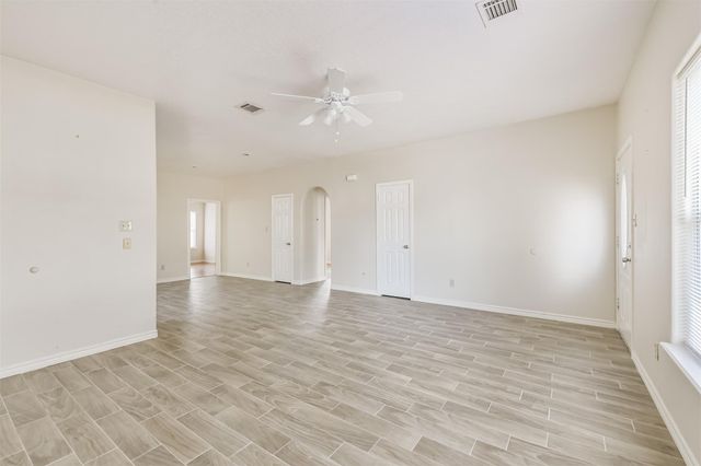 16913 W Juneau, Montgomery, TX 77316