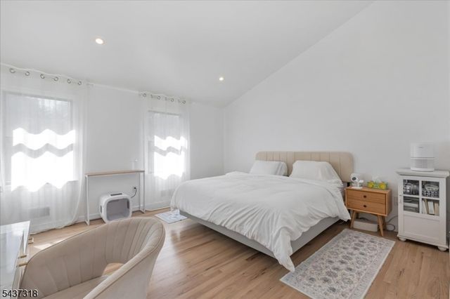 2 Abbott Ct, Edison Twp., NJ 08820