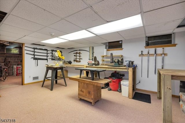 2 Abbott Ct, Edison Twp., NJ 08820