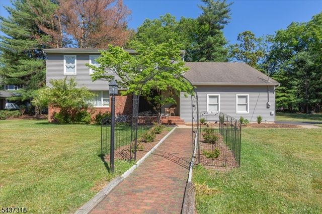 2 Abbott Ct, Edison Twp., NJ 08820