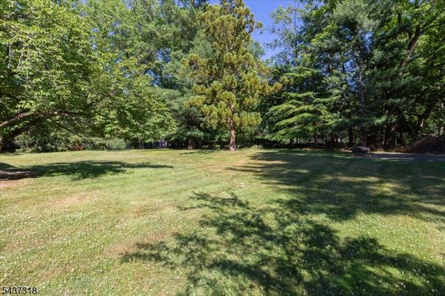 2 Abbott Ct, Edison Twp., NJ 08820