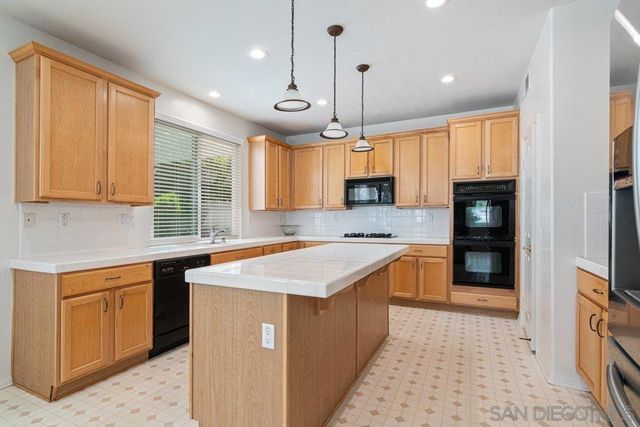 45256 CHATEAU COURT, Temecula, CA 92592