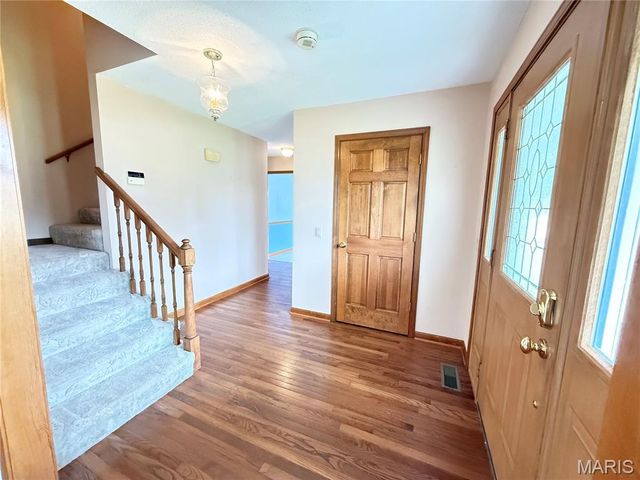 525 W Lindenwood Avenue, Sikeston, MO 63801