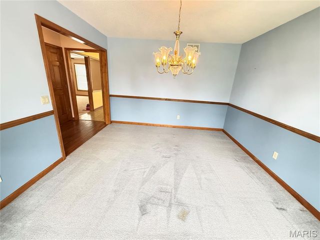 525 W Lindenwood Avenue, Sikeston, MO 63801
