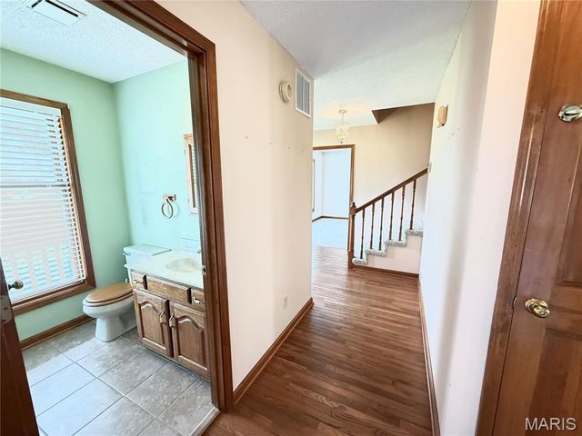 525 W Lindenwood Avenue, Sikeston, MO 63801