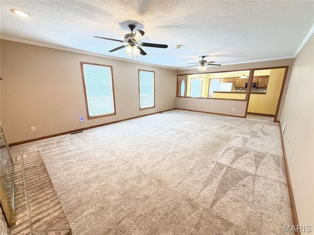 525 W Lindenwood Avenue, Sikeston, MO 63801
