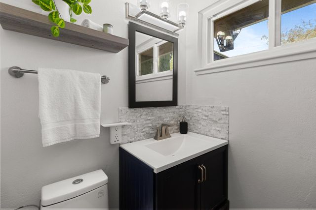 10753 Ambassador Dr, Rancho Cordova, CA 95670