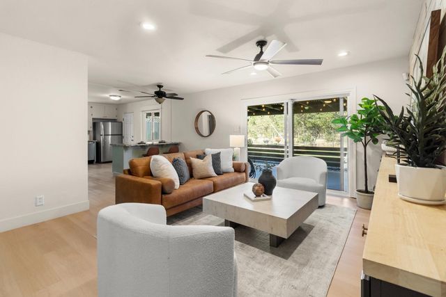 10753 Ambassador Dr, Rancho Cordova, CA 95670