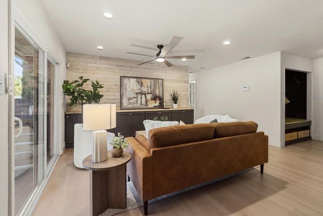 10753 Ambassador Dr, Rancho Cordova, CA 95670