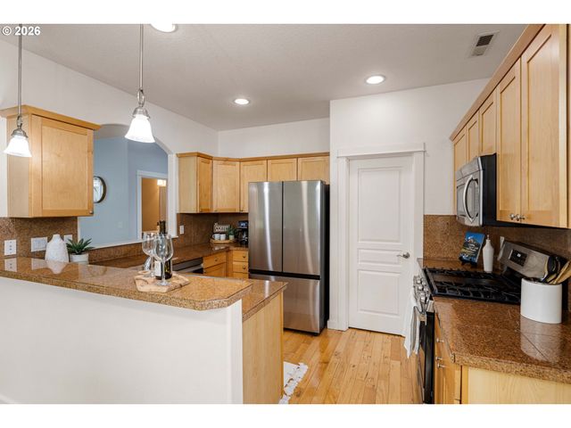 2527 PARK VIEW Dr, Eugene, OR 97408