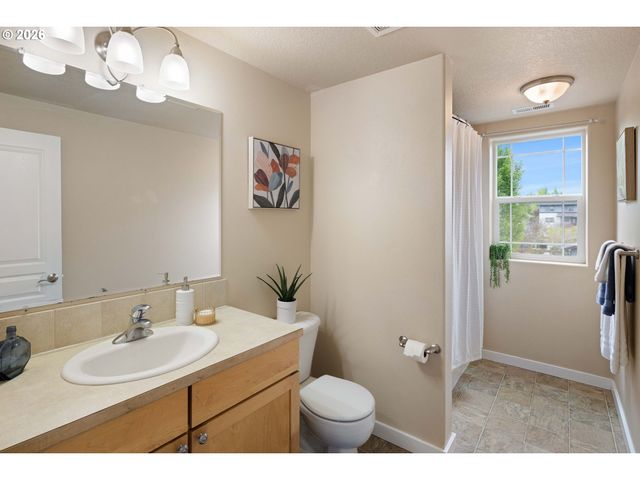 2527 PARK VIEW Dr, Eugene, OR 97408