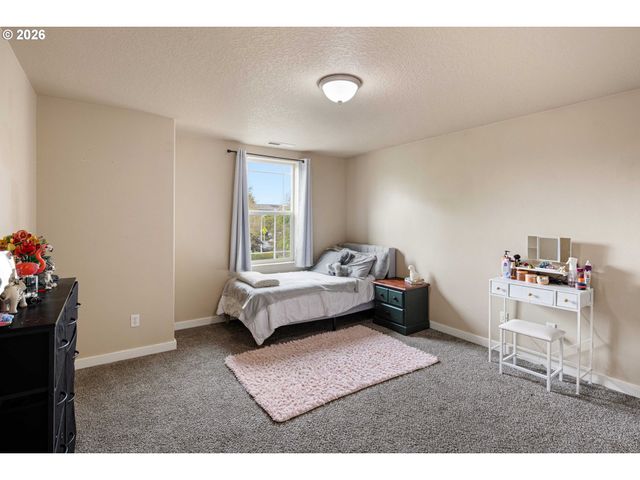 2527 PARK VIEW Dr, Eugene, OR 97408