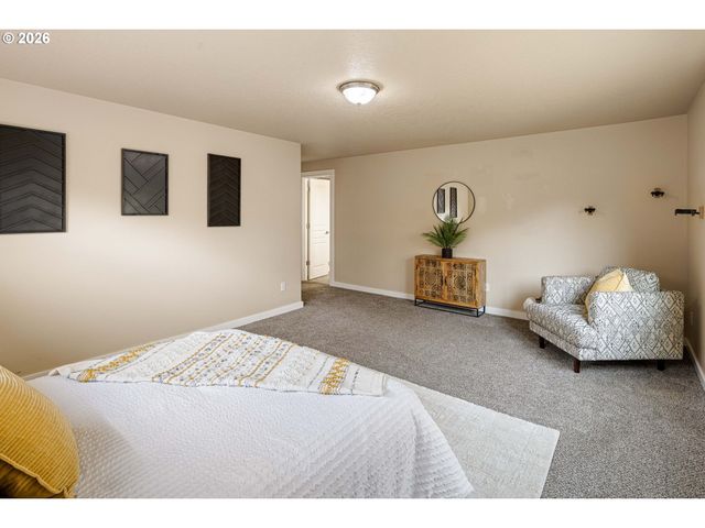 2527 PARK VIEW Dr, Eugene, OR 97408