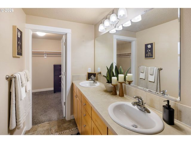 2527 PARK VIEW Dr, Eugene, OR 97408