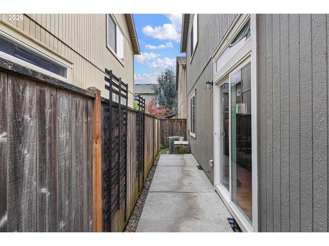 2527 PARK VIEW Dr, Eugene, OR 97408