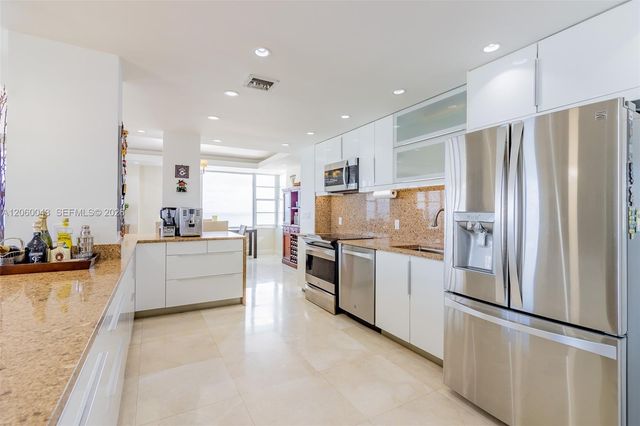 5255 Collins Ave 11E, Miami Beach, FL 33140