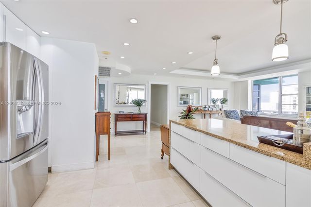 5255 Collins Ave 11E, Miami Beach, FL 33140
