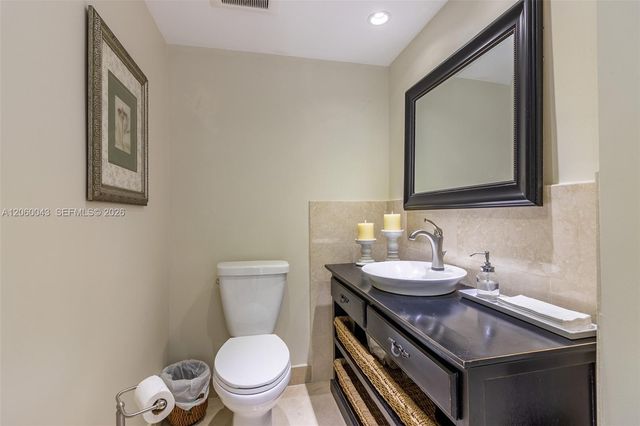5255 Collins Ave 11E, Miami Beach, FL 33140