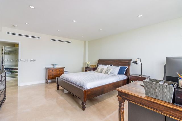 5255 Collins Ave 11E, Miami Beach, FL 33140