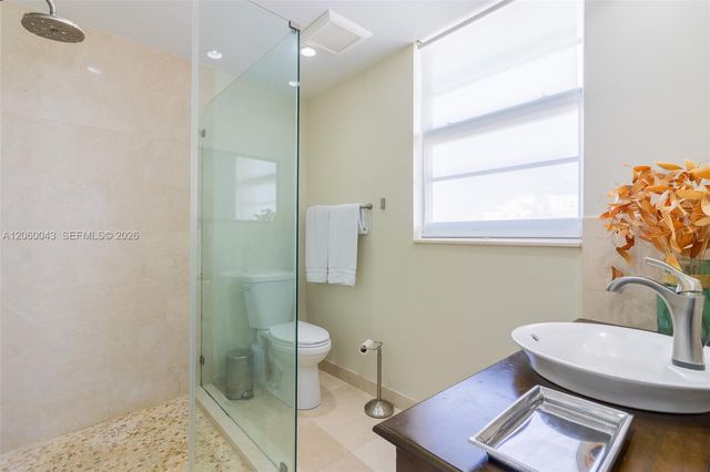 5255 Collins Ave 11E, Miami Beach, FL 33140