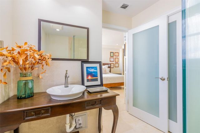 5255 Collins Ave 11E, Miami Beach, FL 33140