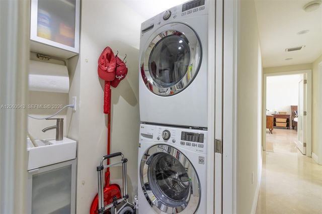 5255 Collins Ave 11E, Miami Beach, FL 33140
