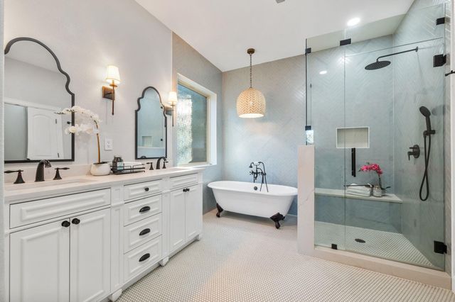 6617 Mitra DR, Austin, TX 78739