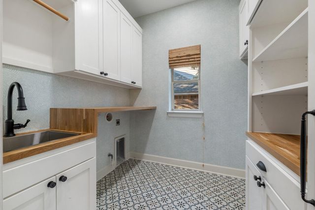 6617 Mitra DR, Austin, TX 78739