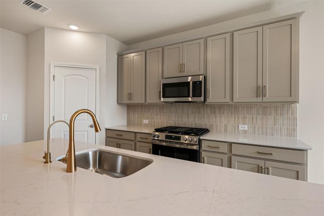 136 Jans WAY, Georgetown, TX 78626