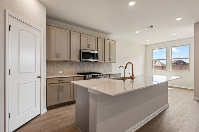 136 Jans WAY, Georgetown, TX 78626