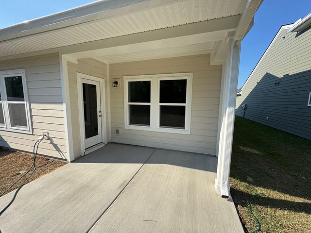 5046 Blackberry Lane Lane, Ravenel, SC 29470