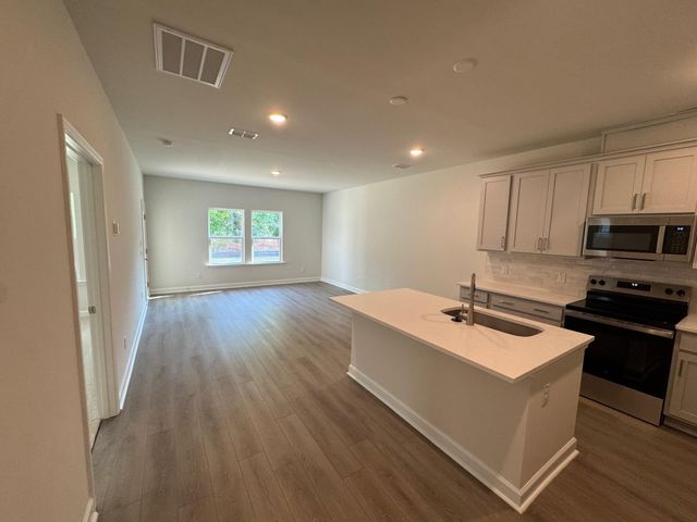 5046 Blackberry Lane Lane, Ravenel, SC 29470