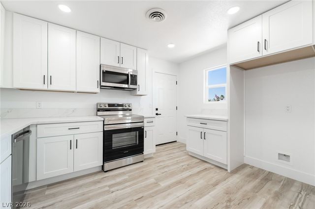 39 Lowery Street, Henderson, NV 89015
