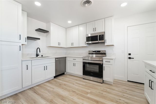 39 Lowery Street, Henderson, NV 89015