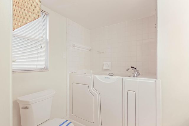 3951 Via Poinciana 112, Lake Worth, FL 33467