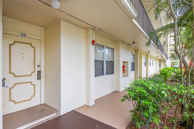 3951 Via Poinciana 112, Lake Worth, FL 33467