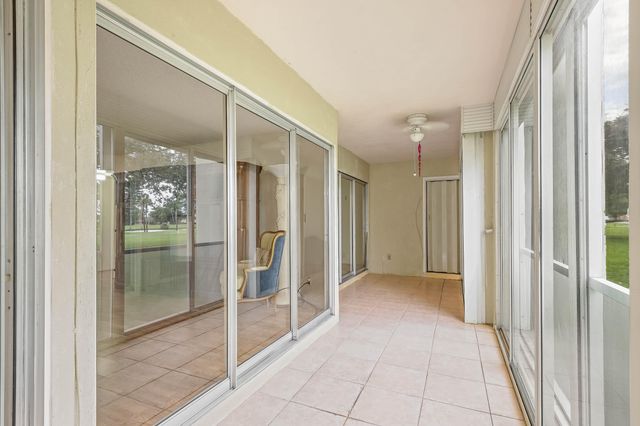 3951 Via Poinciana 112, Lake Worth, FL 33467