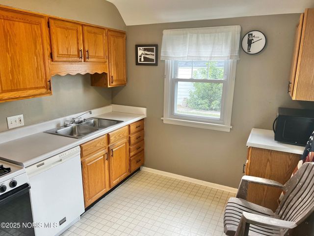 3042 Cragmoor Avenue, Toledo, OH 43614