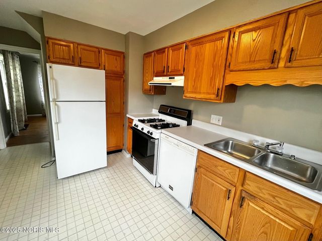 3042 Cragmoor Avenue, Toledo, OH 43614