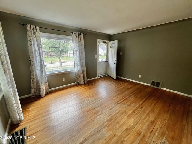 3042 Cragmoor Avenue, Toledo, OH 43614