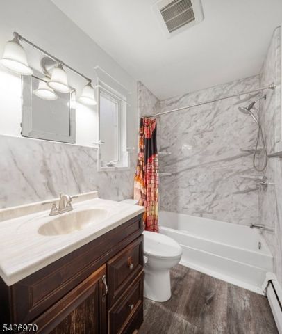 10 Old Stone Church Rd, Upper Saddle River Boro, NJ 07458
