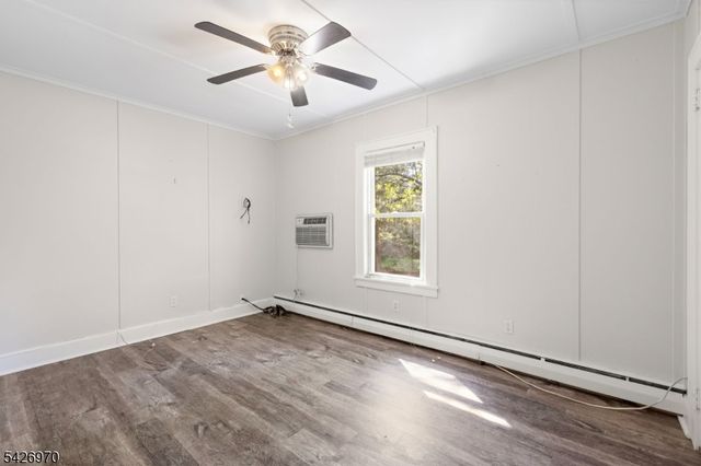 10 Old Stone Church Rd, Upper Saddle River Boro, NJ 07458