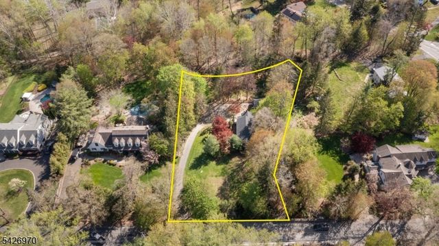 10 Old Stone Church Rd, Upper Saddle River Boro, NJ 07458