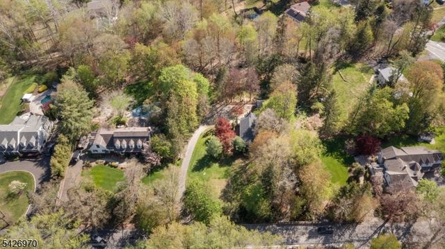 10 Old Stone Church Rd, Upper Saddle River Boro, NJ 07458