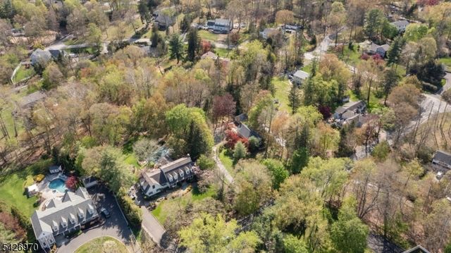 10 Old Stone Church Rd, Upper Saddle River Boro, NJ 07458
