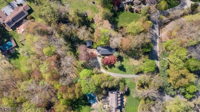 10 Old Stone Church Rd, Upper Saddle River Boro, NJ 07458