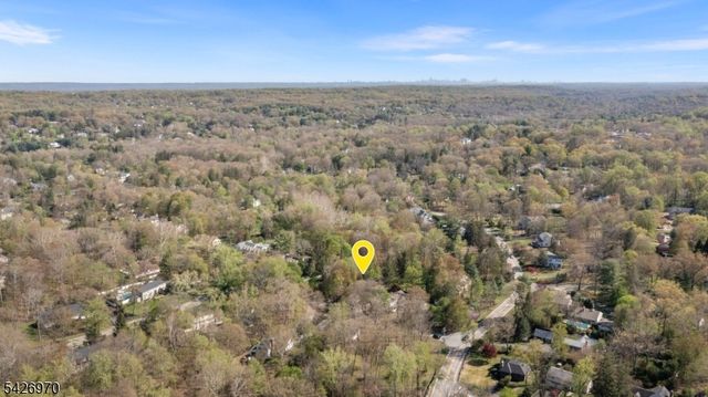10 Old Stone Church Rd, Upper Saddle River Boro, NJ 07458