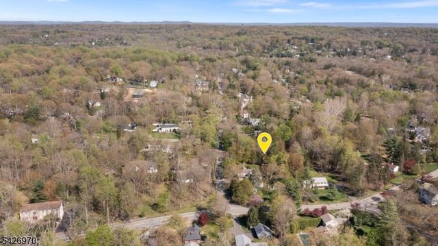 10 Old Stone Church Rd, Upper Saddle River Boro, NJ 07458